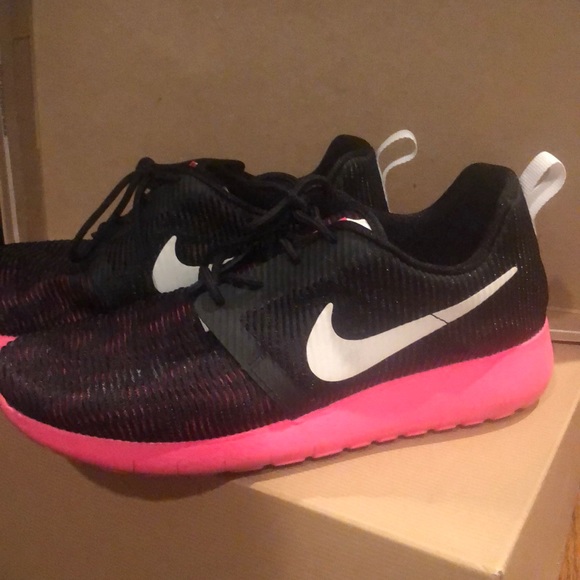 Nike Shoes - Nikes!